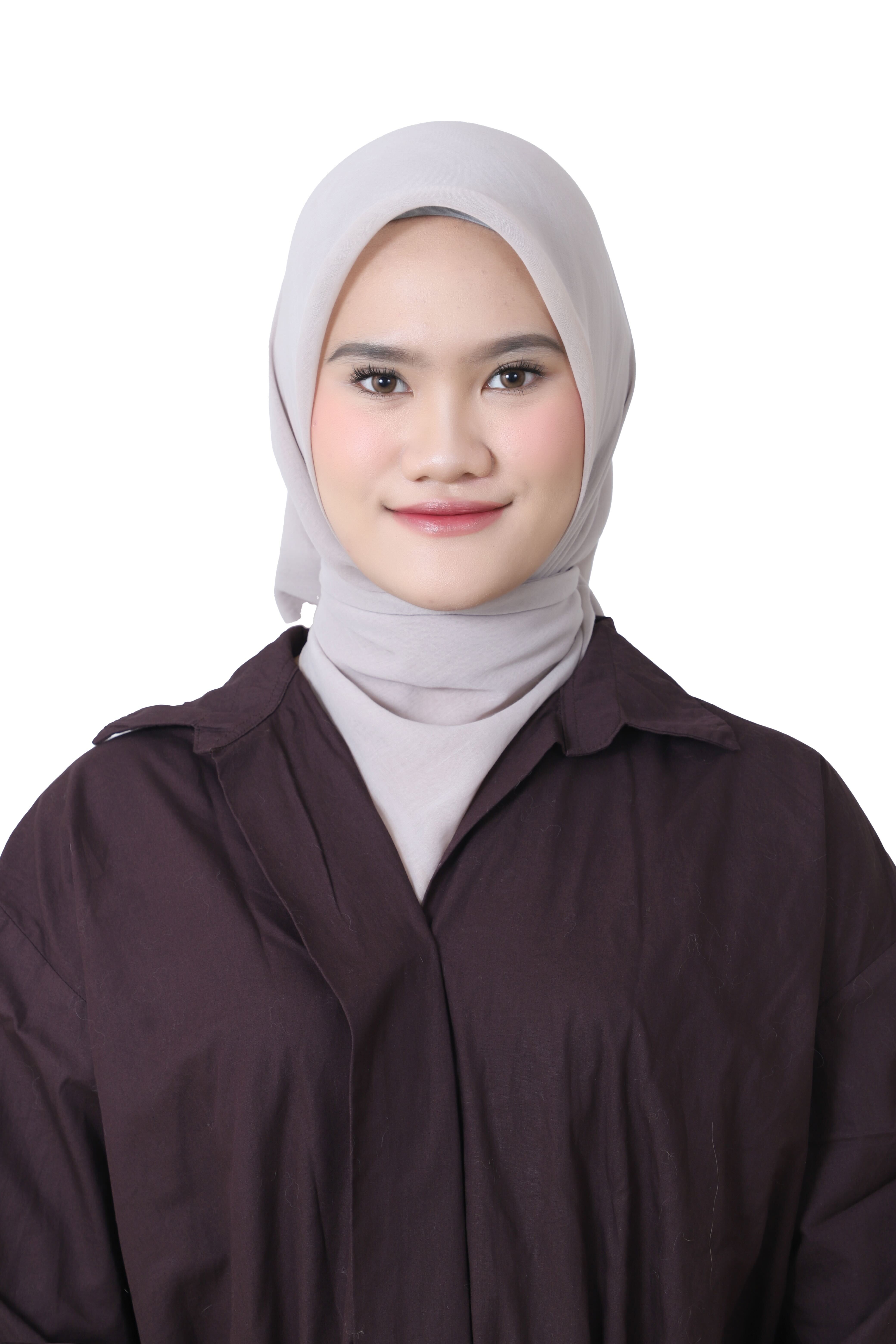 Dina - Product Manager